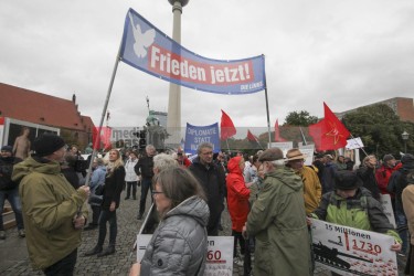 Berlin: Aktionstag der Friedensbewegung <i>Bild  69495 Denner</i> / <a href=/confor2/?bld=69495&pst=69473&aid=86><strong>Anfrage</strong> zu Bild</a> / 