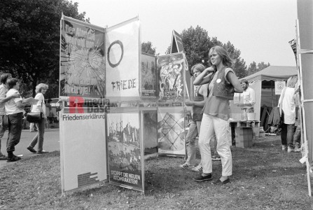 Künstler für den Frieden, Bochum, 11. September 1982 <i>Bild 70155 jovofoto</i><br><a href=/email-download/?bld=70155><strong>DirektDownload</strong></a>