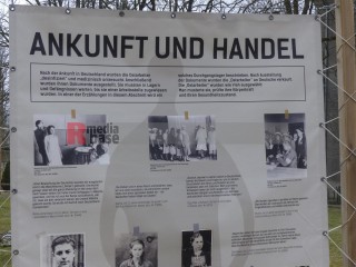 Das Gedenken an die Befreiung durch die Rote Armee muß unteilba | Rudi Denner/R-mediabase | <a href=/confor2/?bld=63111&t=d&pst=63103&aid=86&dc=0054&i1=Rudi%20Denner/R-mediabase><strong>Download Bild 63111...</strong></a> |