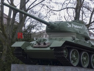 Das Gedenken an die Befreiung durch die Rote Armee muß unteilba | Rudi Denner/R-mediabase | <a href=/confor2/?bld=63115&t=d&pst=63103&aid=86&dc=0043&i1=Rudi%20Denner/R-mediabase><strong>Download Bild 63115...</strong></a> |