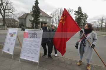 Das Gedenken an die Befreiung durch die Rote Armee muß unteilba | Rudi Denner/R-mediabase | <a href=/confor2/?bld=63117&t=d&pst=63103&aid=86&dc=1427&i1=Rudi%20Denner/R-mediabase><strong>Download Bild 63117...</strong></a> |