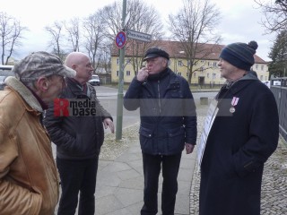 Das Gedenken an die Befreiung durch die Rote Armee muß unteilba | Rudi Denner/R-mediabase | <a href=/confor2/?bld=63124&t=d&pst=63103&aid=86&dc=0124&i1=Rudi%20Denner/R-mediabase><strong>Download Bild 63124...</strong></a> |