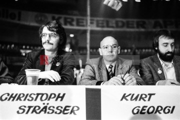 21.11.1981: krefelder forum, künstler für den frieden , dortmu | jovofoto | <a href=/confor2/?bld=70122&t=d&pst=70115&aid=23&dc=2323&i1=jovofoto><strong>Download Bild 70122...</strong></a> |