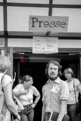 11.9.1982: künstler für den frieden, ruhrstadion bochum | jovofoto | <a href=/confor2/?bld=70164&t=d&pst=70151&aid=23&dc=0111&i1=jovofoto><strong>Download Bild 70164...</strong></a> |