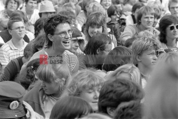 Künstler für den Frieden, Bochum, 11. September 1982 | jovofoto | <a href=/confor2/?bld=70177&t=d&pst=70151&aid=23&dc=0111&i1=jovofoto><strong>Download Bild 70177...</strong></a> |