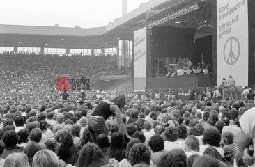 Künstler für den Frieden, Bochum, 11. September 1982 | jovofoto | <a href=/confor2/?bld=70237&t=d&pst=70151&aid=23&dc=0113&i1=jovofoto><strong>Download Bild 70237...</strong></a> |