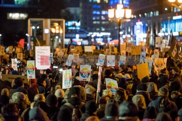 Große Kundgebung: Auf die Straße! gegen die nazistischen Deportationspläne von AfD & Co. | Christian Schneider | <a href=/confor2/?bld=78514&t=d&pst=78488&aid=615&dc=1111&i1=Christian%20Schneider><strong>Download Bild 78514...</strong></a> |