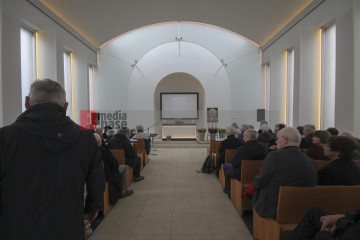 10. Februar: Gedenkdatum für Bertolt Brecht und Hans Modrow | Rudi Denner/R-mediabase | <a href=/confor2/?bld=80511&t=d&pst=80472&aid=86&dc=1423&i1=Rudi%20Denner/R-mediabase><strong>Download Bild 80511...</strong></a> |