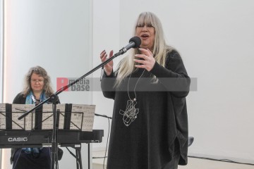 10. Februar: Gedenkdatum für Bertolt Brecht und Hans Modrow | Rudi Denner/R-mediabase | <a href=/confor2/?bld=80514&t=d&pst=80472&aid=86&dc=1428&i1=Rudi%20Denner/R-mediabase><strong>Download Bild 80514...</strong></a> |