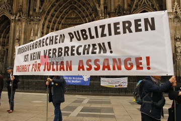 Ostermarsch 2024 - Kundgebung am Samstag, 30. März in Köln | Manuela Hillekamps | <a href=/confor2/?bld=81304&t=d&pst=81299&aid=613&dc=1316&i1=Manuela%20Hillekamps><strong>Download Bild 81304...</strong></a> |
