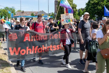 Großdemonstration “Gemeinsam Laut – Gesicht zeigen gegen Hass und Hetze” | redpicture | <a href=/confor2/?bld=82807&t=d&pst=82795&aid=81&dc=0644&i1=redpicture><strong>Download Bild 82807...</strong></a> |