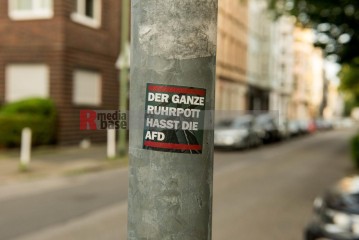 Laut - Bunt - Entschlossen! Protest gegen den Bundesparteitag der AfD in Essen | Christian Schneider | <a href=/confor2/?bld=83046&t=d&pst=82663&aid=615&dc=1322&i1=Christian%20Schneider><strong>Download Bild 83046...</strong></a> |