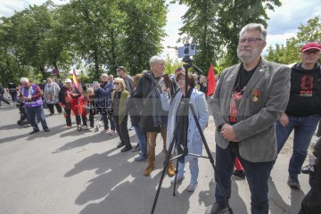 80. Jahrestag der Befreiung -Veranstaltung am Museum Berlin Karl | Rudi Denner/R-mediabase | <a href=/confor2/?bld=94341&t=d&pst=94339&aid=86&dc=1332&i1=Rudi%20Denner/R-mediabase><strong>Download Bild 94341...</strong></a> |