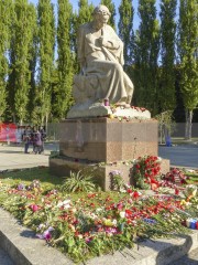 80. Jahrestag der Befreiung - Gedenken am sowjetischen Ehrenmal | Rudi Denner/R-mediabase | <a href=/confor2/?bld=94393&t=d&pst=94374&aid=86&dc=1343&i1=Rudi%20Denner/R-mediabase><strong>Download Bild 94393...</strong></a> |