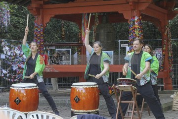 Gedenkveranstaltung zum 80igsten Jahrestag von Hiroshima und Nag | Rudi Denner/R-mediabase | <a href=/confor2/?bld=95154&t=d&pst=95153&aid=86&dc=2118&i1=Rudi%20Denner/R-mediabase><strong>Download Bild 95154...</strong></a> |