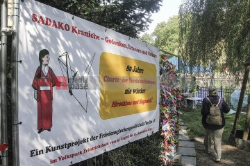 Gedenkveranstaltung zum 80igsten Jahrestag von Hiroshima und Nag | Rudi Denner/R-mediabase | <a href=/confor2/?bld=95166&t=d&pst=95153&aid=86&dc=2119&i1=Rudi%20Denner/R-mediabase><strong>Download Bild 95166...</strong></a> |