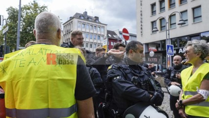 Zum Antikriegstag 2025 in Köln: Frieden schaffen, Aufrüstung s | jovofoto | <a href=/confor2/?bld=95470&t=d&pst=95437&aid=23&dc=1536&i1=jovofoto><strong>Download Bild 95470...</strong></a> |