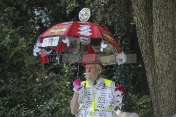 Gedenkveranstaltung zum 80igsten Jahrestag von Hiroshima und Nag | Rudi Denner/R-mediabase | <a href=/confor2/?bld=95170&t=d&pst=95153&aid=86&dc=2119&i1=Rudi%20Denner/R-mediabase><strong>Download Bild 95170...</strong></a> |