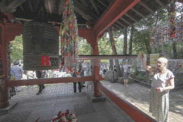 Gedenkveranstaltung zum 80igsten Jahrestag von Hiroshima und Nag | Rudi Denner/R-mediabase | <a href=/confor2/?bld=95177&t=d&pst=95153&aid=86&dc=2119&i1=Rudi%20Denner/R-mediabase><strong>Download Bild 95177...</strong></a> |