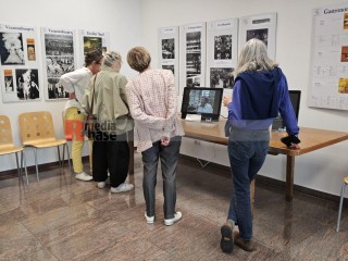 Ausstellung zum 50. Jahrestag der Palasteröffnung Palast der Republik | sabineschefferberlin | <a href=/confor2/?bld=100248&t=d&pst=&aid=802&dc=1712&i1=sabineschefferberlin><strong>Download Bild 100248...</strong></a> |