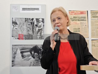 Ausstellung zum 50. Jahrestag der Palasteröffnung Palast der Republik | sabineschefferberlin | <a href=/confor2/?bld=100251&t=d&pst=&aid=802&dc=1713&i1=sabineschefferberlin><strong>Download Bild 100251...</strong></a> |