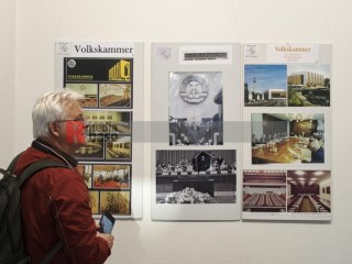 Ausstellung zum 50. Jahrestag der Palasteröffnung Palast der Republik | sabineschefferberlin | <a href=/confor2/?bld=100262&t=d&pst=&aid=802&dc=1715&i1=sabineschefferberlin><strong>Download Bild 100262...</strong></a> |