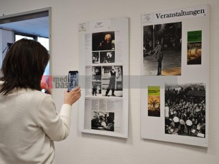 Ausstellung zum 50. Jahrestag der Palasteröffnung Palast der Republik | sabineschefferberlin | <a href=/confor2/?bld=100265&t=d&pst=&aid=802&dc=1716&i1=sabineschefferberlin><strong>Download Bild 100265...</strong></a> |