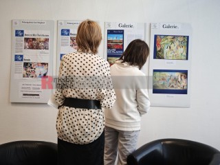 Ausstellung zum 50. Jahrestag der Palasteröffnung Palast der Republik | sabineschefferberlin | <a href=/confor2/?bld=100231&t=d&pst=&aid=802&dc=1707&i1=sabineschefferberlin><strong>Download Bild 100231...</strong></a> |