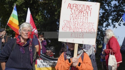 Bildrechte jochen vogler/r-mediabase.eu # Friedensdemo am 3.10.2022 in Uedem