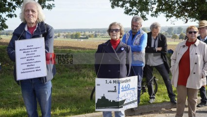 Bildrechte jochen vogler/r-mediabase.eu # Friedensdemo am 3.10.2022 in Uedem