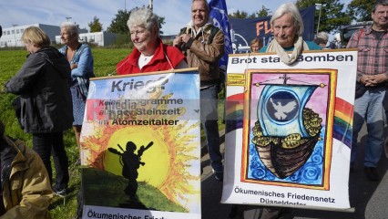 Bildrechte jochen vogler/r-mediabase.eu # Friedensdemo am 3.10.2022 in Uedem