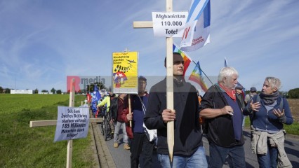 Bildrechte jochen vogler/r-mediabase.eu # Friedensdemo am 3.10.2022 in Uedem