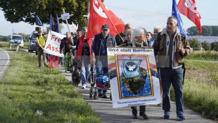 Bildrechte jochen vogler/r-mediabase.eu # Friedensdemo am 3.10.2022 in Uedem