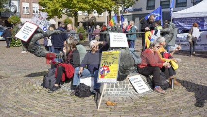 Bildrechte jochen vogler/r-mediabase.eu # Friedensdemo am 3.10.2022 in Uedem