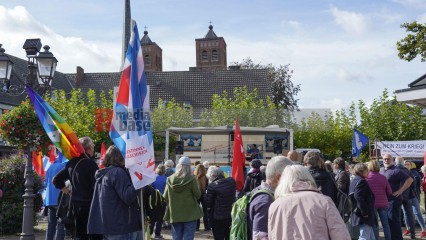 Bildrechte jochen vogler/r-mediabase.eu # Friedensdemo am 3.10.2022 in Uedem