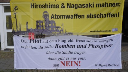 Bildrechte jochen vogler/r-mediabase.eu # Friedensdemo am 3.10.2022 in Uedem
