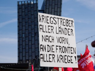 Ostermarsch 2023, Hamburg | grueter/r-mediabase | <a href=/confor2/?bld=75007&t=d&pst=75016&aid=575&dc=1318&i1=grueter/r-mediabase><strong>Download Bild 75007...</strong></a> |