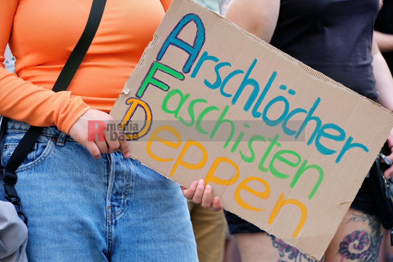 Protest gegen den AfD Parteitag in Essen <i>Bild Bitzel/R-mediabase</i> <br><a href=/confor2/?bld=82753&pst=82745&aid=70&dc=0922&i1=Bitzel/R-mediabase><strong>Downloadanfrage</strong></a>  