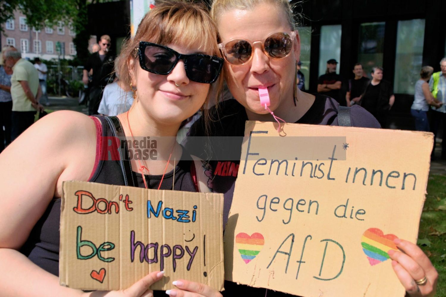 Protest gegen den AfD Parteitag in Essen <i>Bild Bitzel/R-mediabase</i> <br><a href=/confor2/?bld=82762&pst=82745&aid=70&dc=0943&i1=Bitzel/R-mediabase><strong>Downloadanfrage</strong></a>  