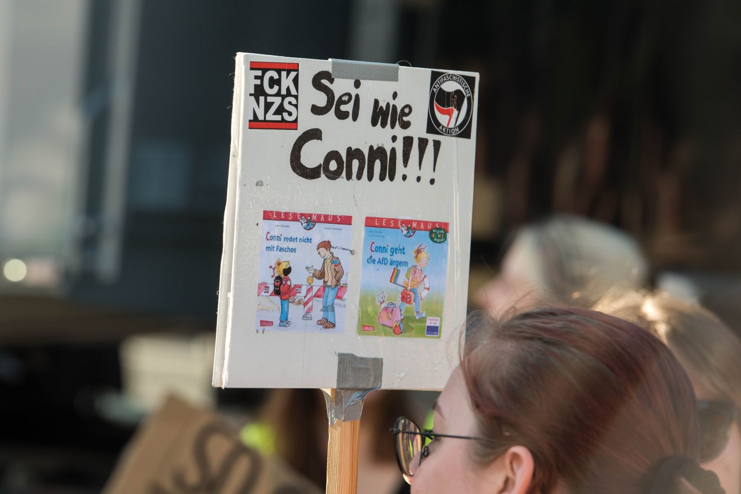 Laut - Bunt - Entschlossen! Protest gegen den Bundesparteitag der AfD in Essen <i>Bild Christian Schneider/R-mediabase</i> <br><a href=/confor2/?bld=82889&pst=82663&aid=615&dc=1913&i1=Christian%20Schneider/R-mediabase><strong>Downloadanfrage</strong></a>  