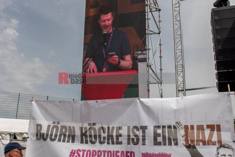 Laut - Bunt - Entschlossen! Protest gegen den Bundesparteitag der AfD in Essen <i>Bild Christian Schneider/R-mediabase</i> <br><a href=/confor2/?bld=83100&pst=82663&aid=615&dc=1325&i1=Christian%20Schneider/R-mediabase><strong>Downloadanfrage</strong></a>  
