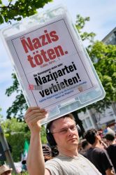 Protest gegen den AfD Parteitag in Essen <i>Bild Bitzel/R-mediabase</i> <br><a href=/confor2/?bld=82764&pst=82745&aid=70&dc=0949&i1=Bitzel/R-mediabase><strong>Downloadanfrage</strong></a>  