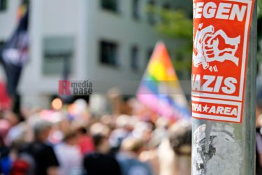 Protest gegen den AfD Parteitag in Essen <i>Bild Bitzel/R-mediabase</i> <br><a href=/confor2/?bld=82775&pst=82745&aid=70&dc=1007&i1=Bitzel/R-mediabase><strong>Downloadanfrage</strong></a>  