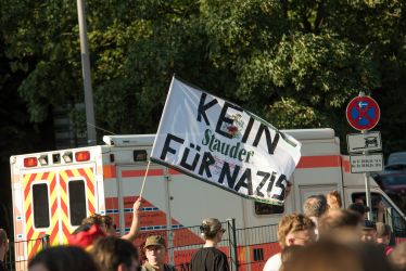 Laut - Bunt - Entschlossen! Protest gegen den Bundesparteitag der AfD in Essen <i>Bild Christian Schneider/R-mediabase</i> <br><a href=/confor2/?bld=82887&pst=82663&aid=615&dc=1914&i1=Christian%20Schneider/R-mediabase><strong>Downloadanfrage</strong></a>  