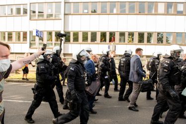 Laut - Bunt - Entschlossen! Protest gegen den Bundesparteitag der AfD in Essen <i>Bild Christian Schneider/R-mediabase</i> <br><a href=/confor2/?bld=82918&pst=82663&aid=615&dc=0814&i1=Christian%20Schneider/R-mediabase><strong>Downloadanfrage</strong></a>  