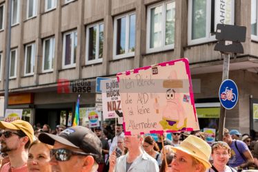Laut - Bunt - Entschlossen! Protest gegen den Bundesparteitag der AfD in Essen <i>Bild Christian Schneider/R-mediabase</i> <br><a href=/confor2/?bld=83066&pst=82663&aid=615&dc=1323&i1=Christian%20Schneider/R-mediabase><strong>Downloadanfrage</strong></a>  