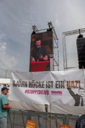 Laut - Bunt - Entschlossen! Protest gegen den Bundesparteitag der AfD in Essen <i>Bild Christian Schneider/R-mediabase</i> <br><a href=/confor2/?bld=82964&pst=82663&aid=615&dc=1457&i1=Christian%20Schneider/R-mediabase><strong>Downloadanfrage</strong></a>  
