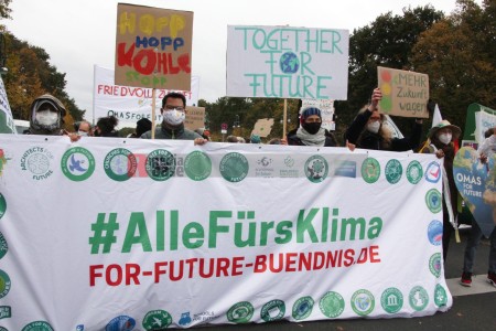 Klimaprotest in Berlin nach der Bundestagswahl <i>Bild 59878 fotopaula</i><br><a href=/email-download/?bld=59878><strong>DirektDownload</strong></a>