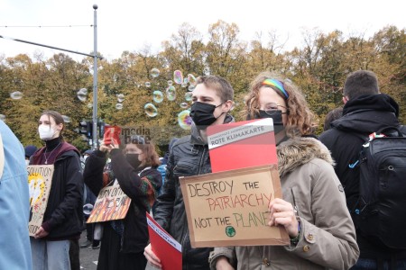 Klimaprotest in Berlin nach der Bundestagswahl <i>Bild 59884 fotopaula</i><br><a href=/email-download/?bld=59884><strong>DirektDownload</strong></a>