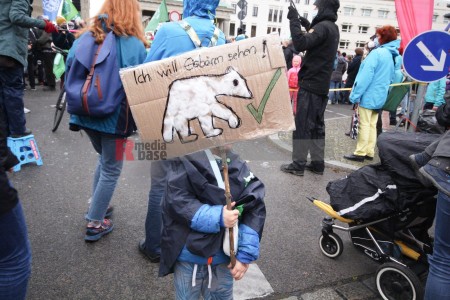 Klimaprotest in Berlin nach der Bundestagswahl <i>Bild 59885 fotopaula</i><br><a href=/email-download/?bld=59885><strong>DirektDownload</strong></a>